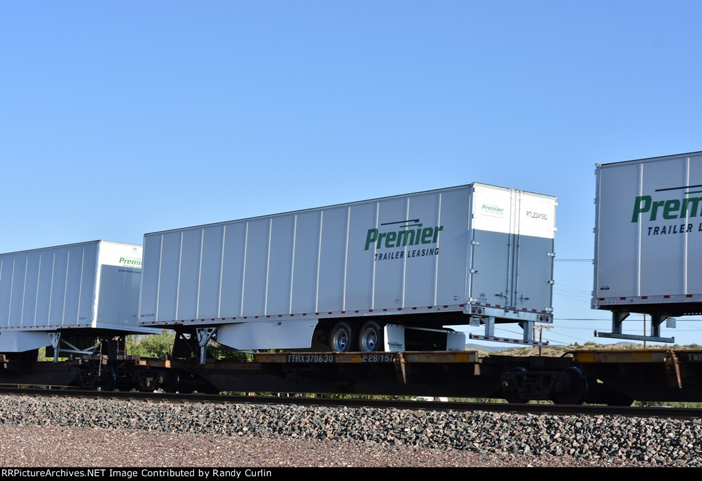 Premier Trailer Leasing 